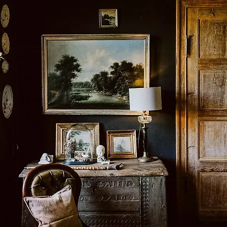 Charming With A Library *